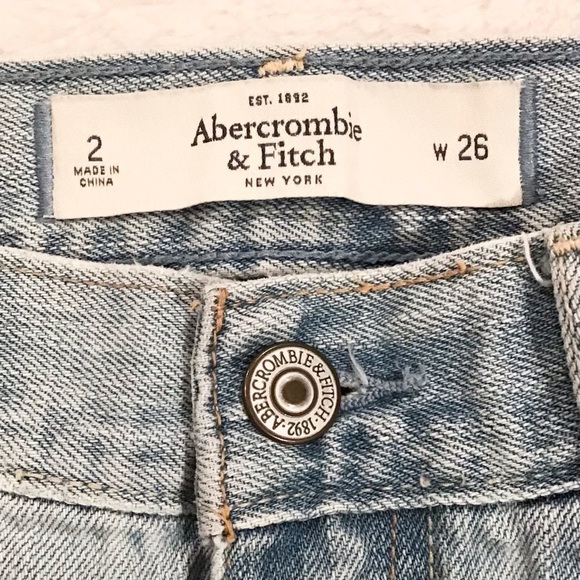 Abercrombie Fitch 2 (W26) Denim Women’s Shorts Embellished Light Y2K Distressed - Picture 7 of 9